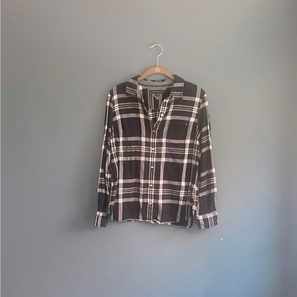 Tommy Hilfiger, navy blue and white‎ plaid button-down shirt women’s small